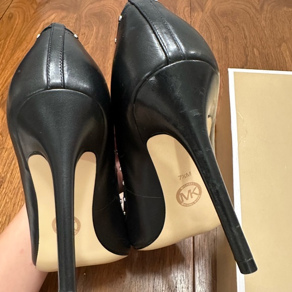 Michael Kors Blaze Pump, Black Leather Studded Heels, New in Box, Size 7.5 - Picture 6 of 10